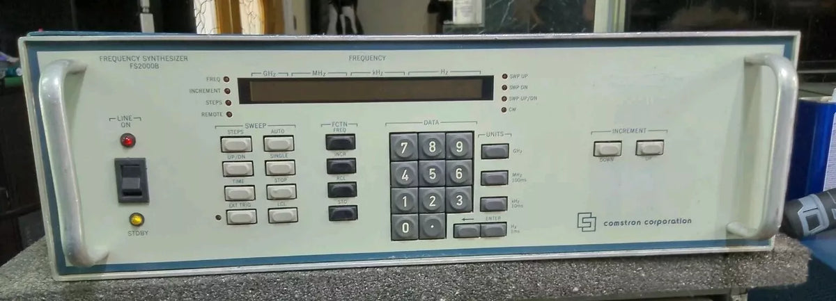 COMSTRON CORPORATION Frequency Synthesizer FS2000B