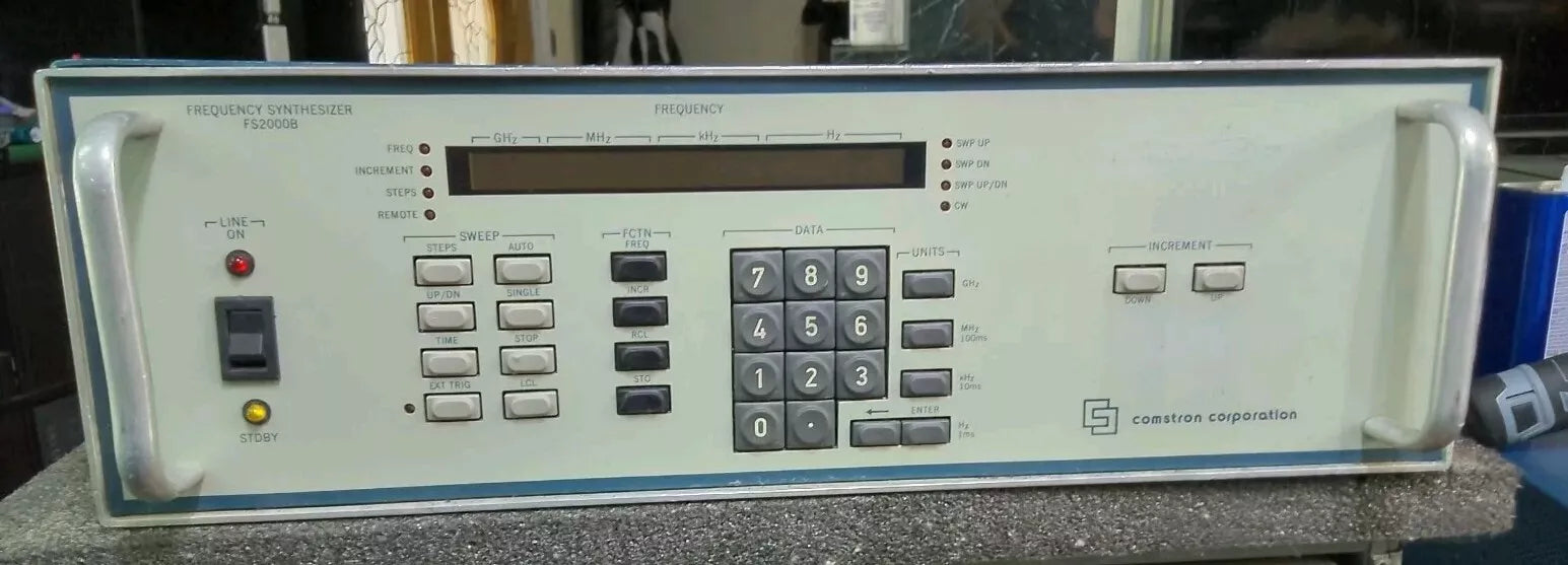 COMSTRON CORPORATION Frequency Synthesizer FS2000B