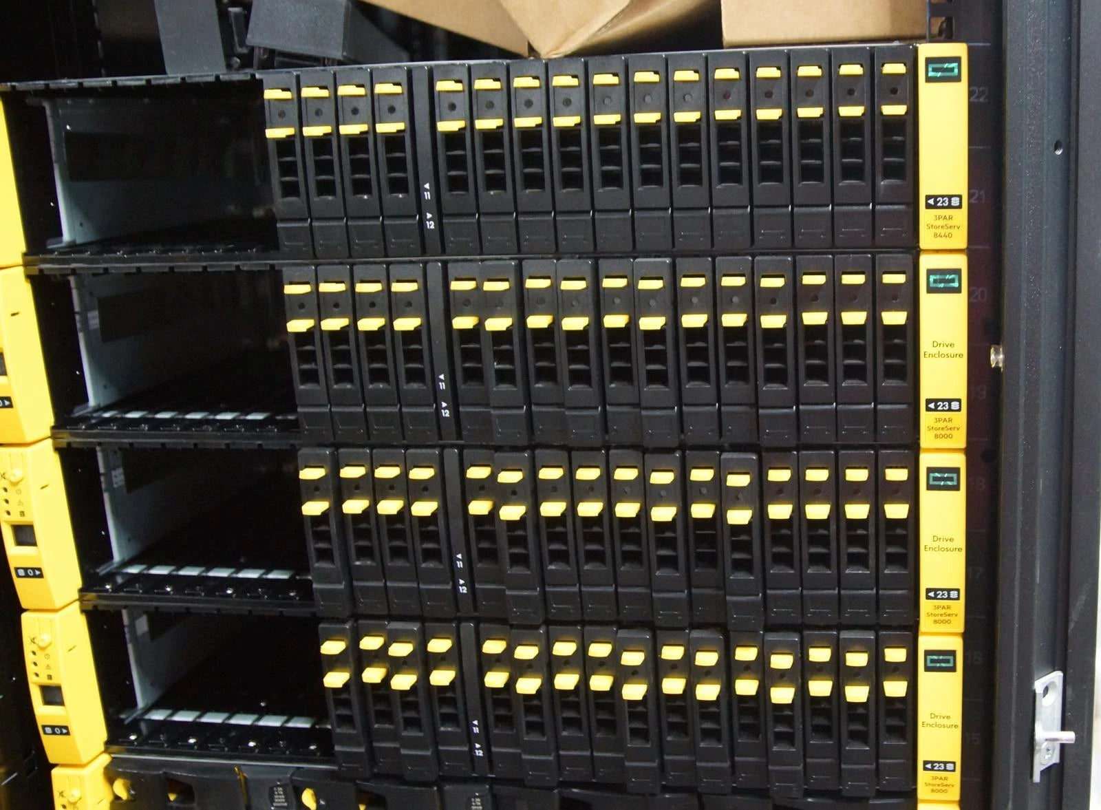 HPE 3PAR StoreServ 8440 Controller with 6x 8400 Disk Array No HDD