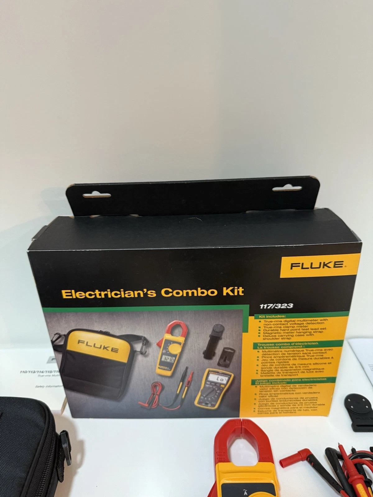 Fluke 117/323 Electrician Combo Kit (New Factory Sealed)