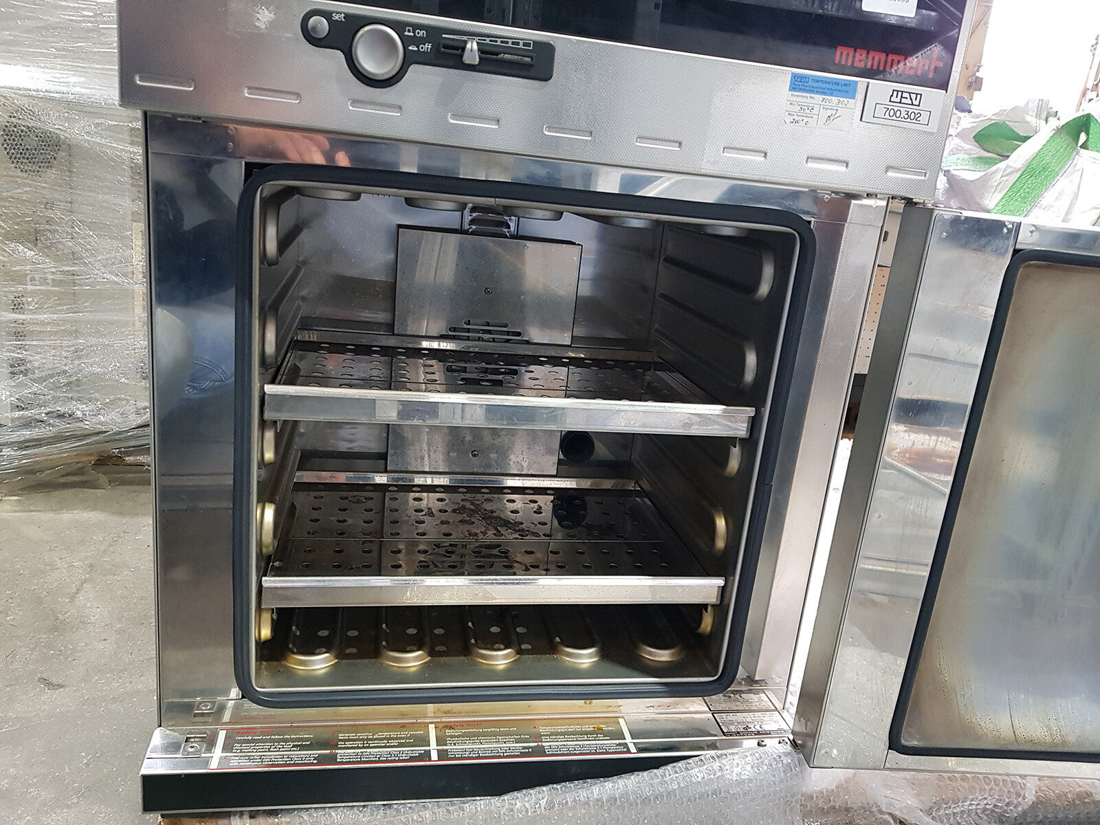 Memmert UFE 400 Laboratory Oven
