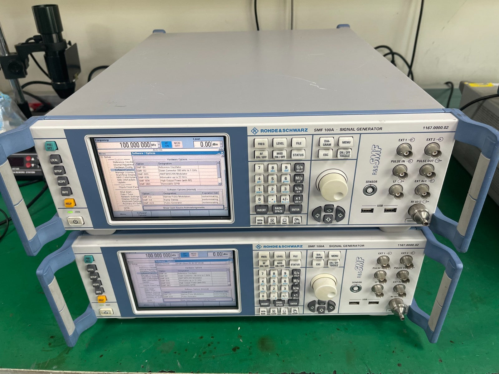 Rohde &amp; Schwarz SMF100A microwave signal generator 100KHz-22GHz