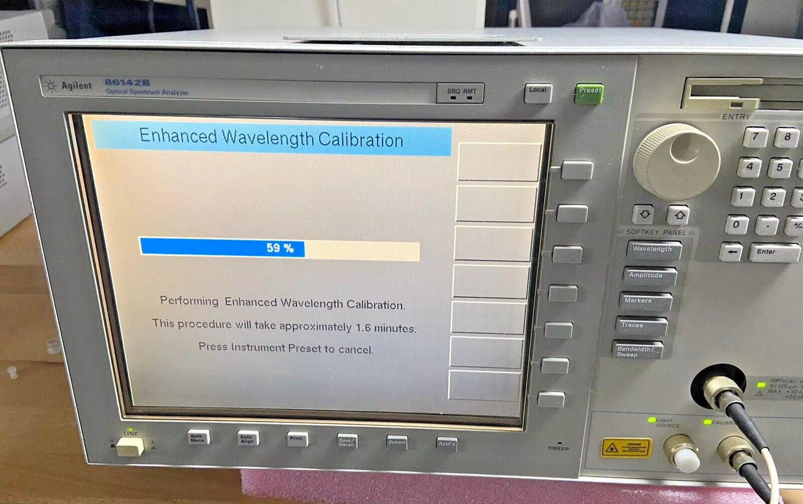 Agilent 86142B Optical Spectrum Analyzer with OPT 4 and 6 Sources