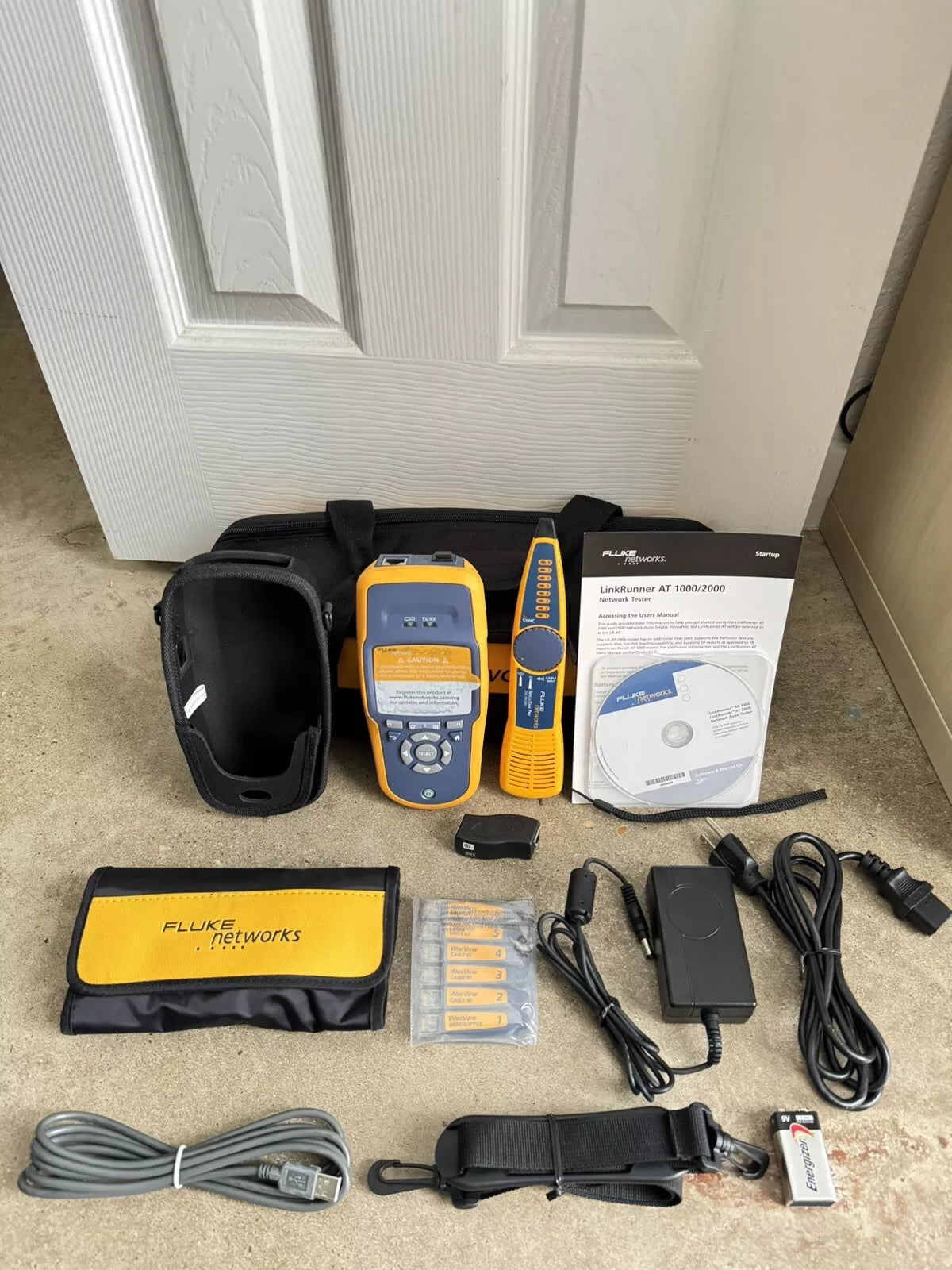 Fluke Networks LRAT-2000 Kit Tester with Fluke Intellitone Probe