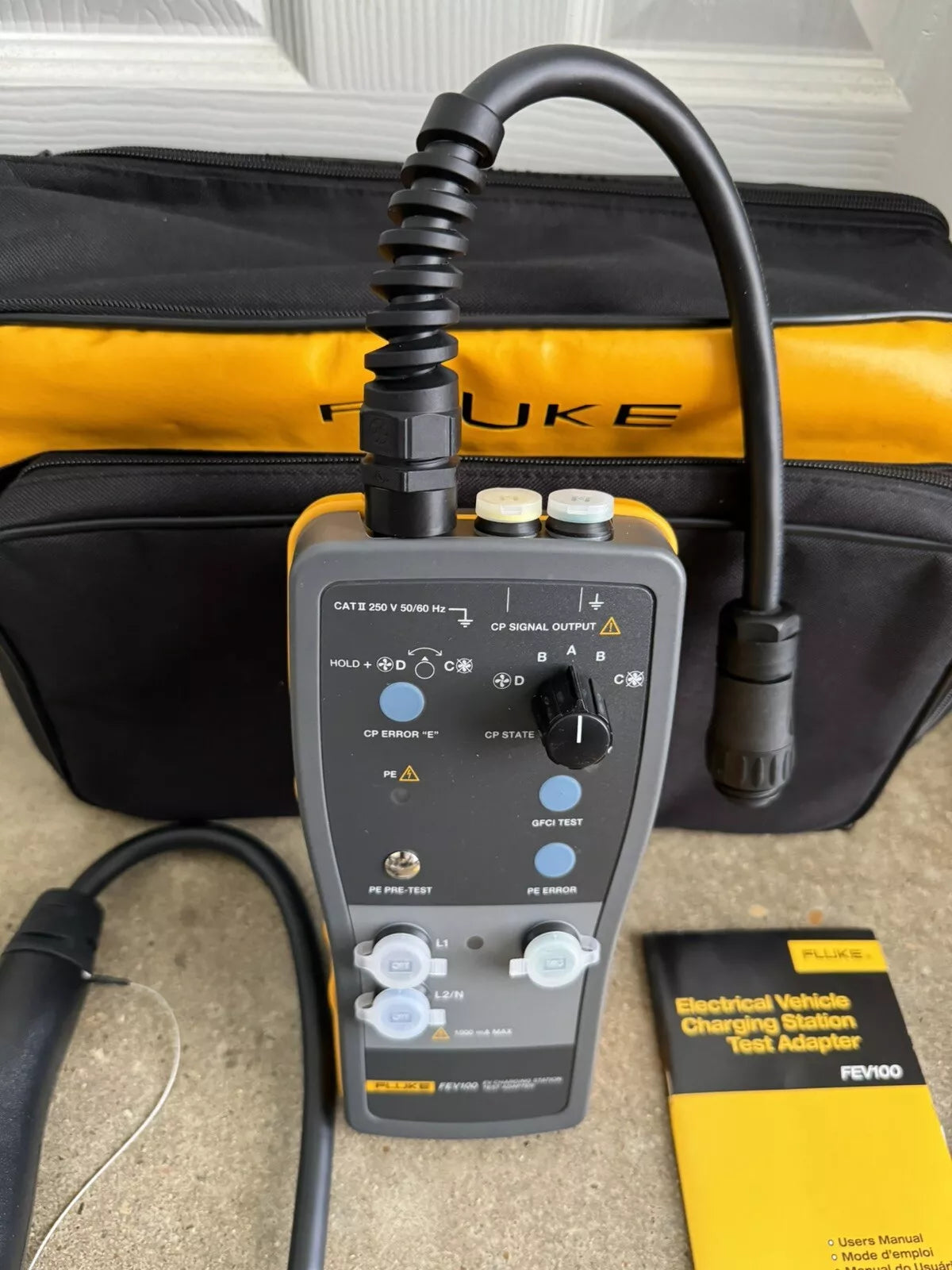 Fluke FEV100/TY1 Adapter Kit for Electric Vehicle Charging Stations