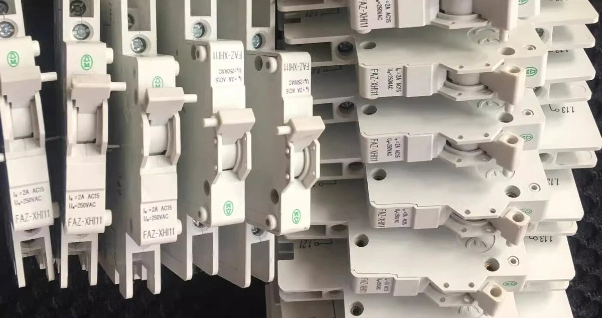 25pcs x FAZ-XHI11 Circuit Breaker Auxiliary Contact Block