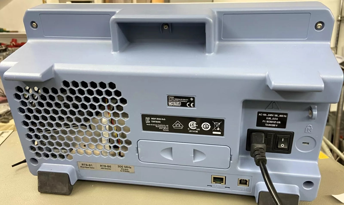 Rohde & Schwarz RTB2004 Digital Oscilloscope 300Mhz / 2.5Ghz 4Ch. HV Probe