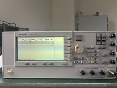 Agilent E8257D PSG 250KHz - 20GHz Analog Signal Generator w/ 1E1 , 1EA, 1ED, 520