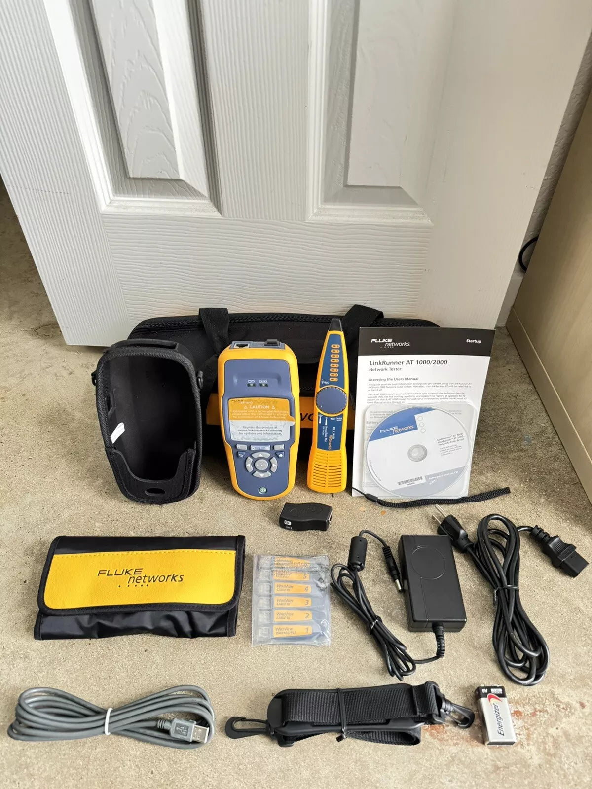 Fluke Networks LRAT-2000 Kit Tester with Fluke Intellitone Probe