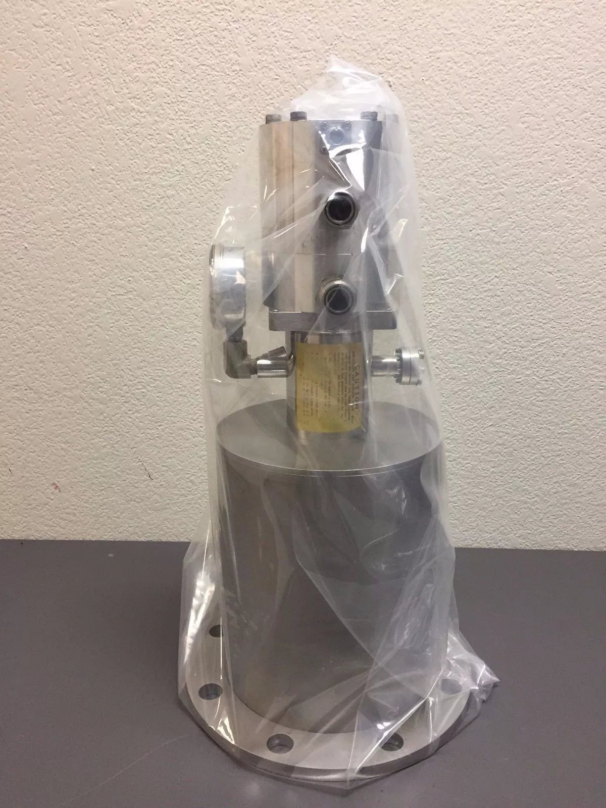 Air Products Displex DE-202-O.S.P Pneumatic Cryocooler Cryo Pump with Regulator