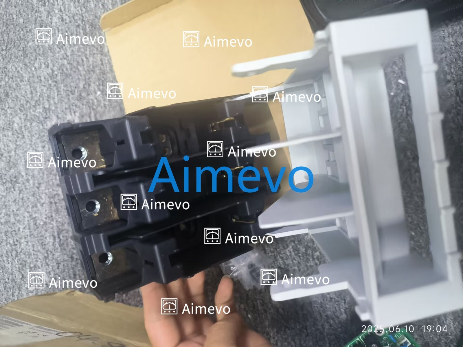 3NP4070-0CA0 by SIEMENS