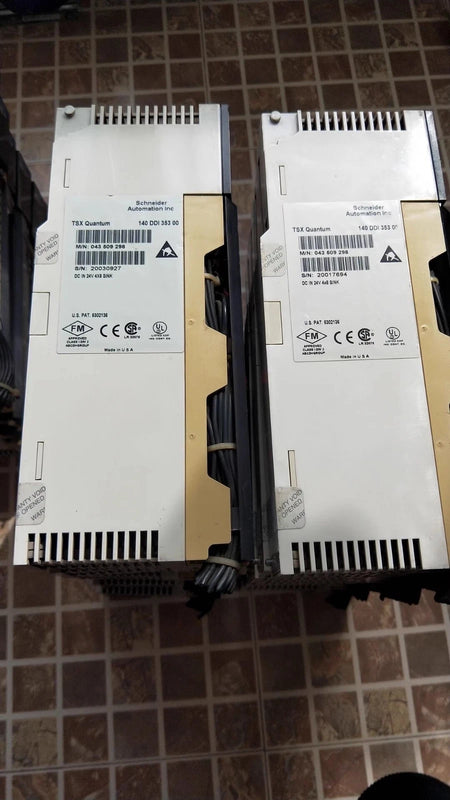 Schneider Electric 140DDI35300 Input Module