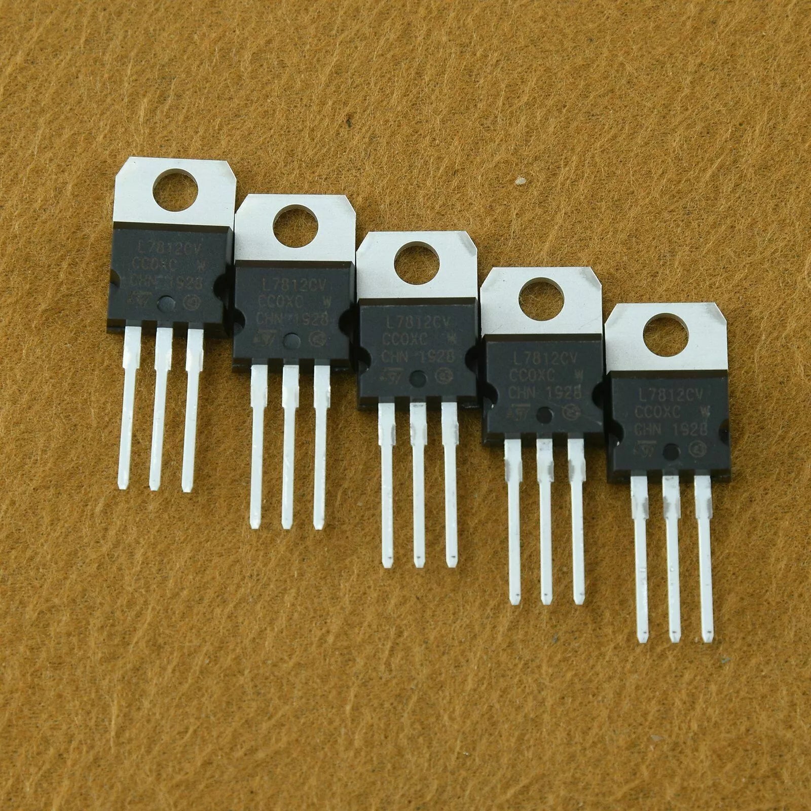 5Pcs L7812CV LM7812 Voltage Regulator IC +12V 1.5Amp