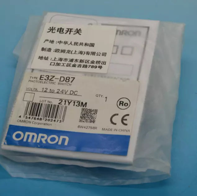 Omron E3Z-D87 Photoelectric Switch for Industrial Automation