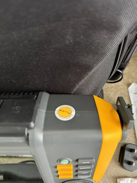 FLUKE 810 Vibration Tester & Tachometer
