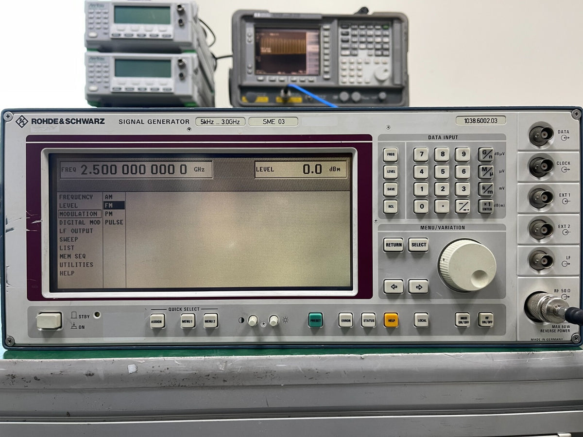 Rohde & Schwarz SME03 Signal Generator 5kHz - 3GHz w/B4,B5,B8,B11 , 833863/001 - XG eqpt