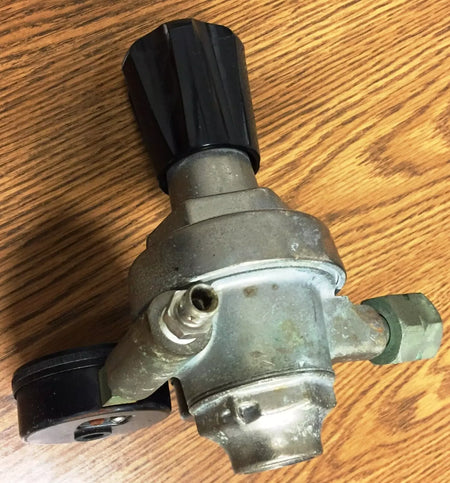 Matheson Model B15A-330 Gas Regulator: Reliable Pressure Control Tool