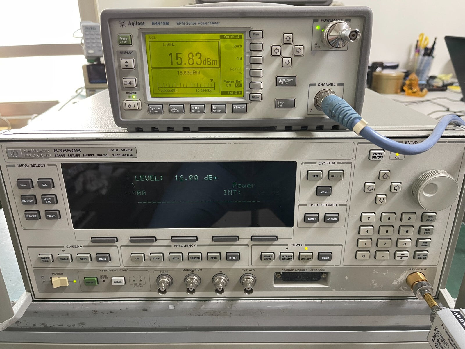HP Agilent 83650B 10MHz-50GHz Synthesized Sweep Signal Generator Opt. 001 _0308