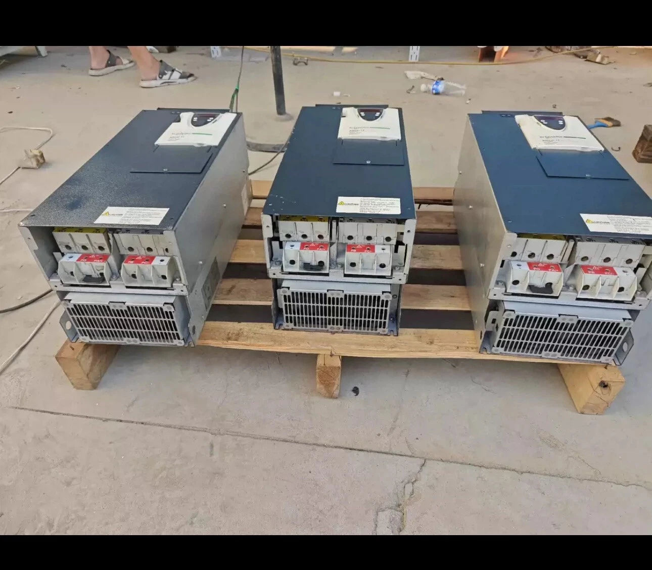 Schneider Electric ATV71HD37N4Z Variable Speed Drive