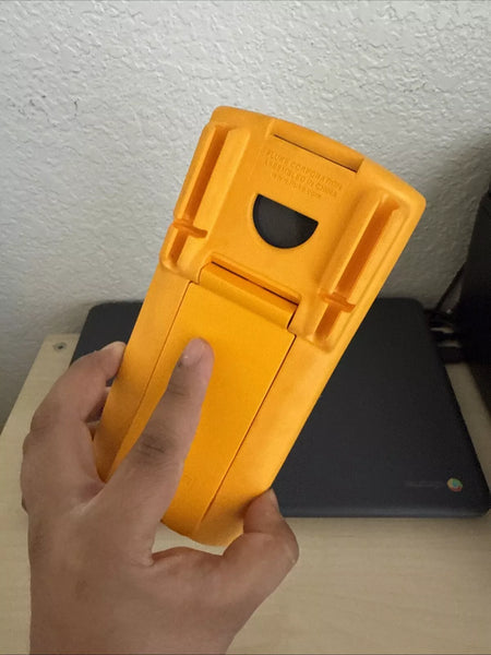 FLUKE 715 Volt/mA Calibrator with Accessories - Tested