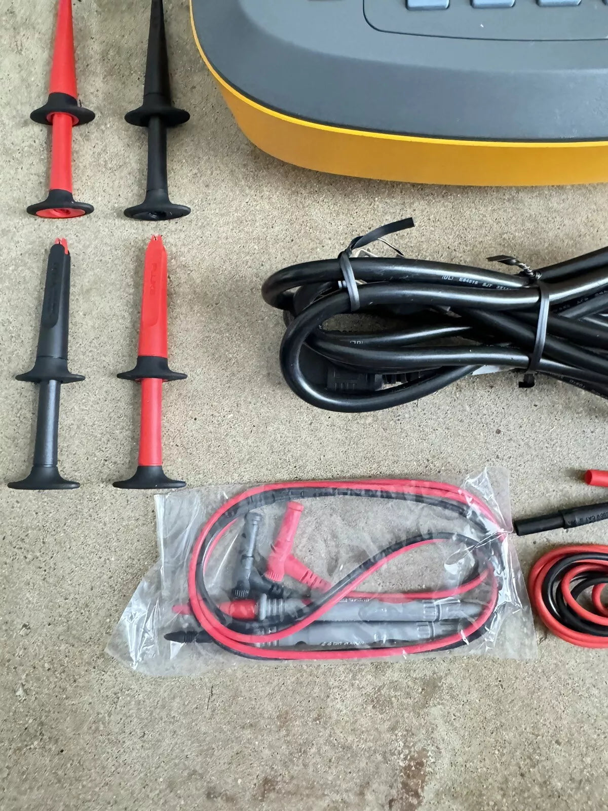 Fluke ESA620 Electrical Safety Analyzer with New Lead Kit