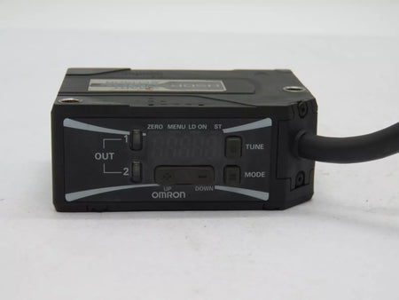 Omron ZX1LD600A81 Laser Displacement Sensor 10-30 VDC