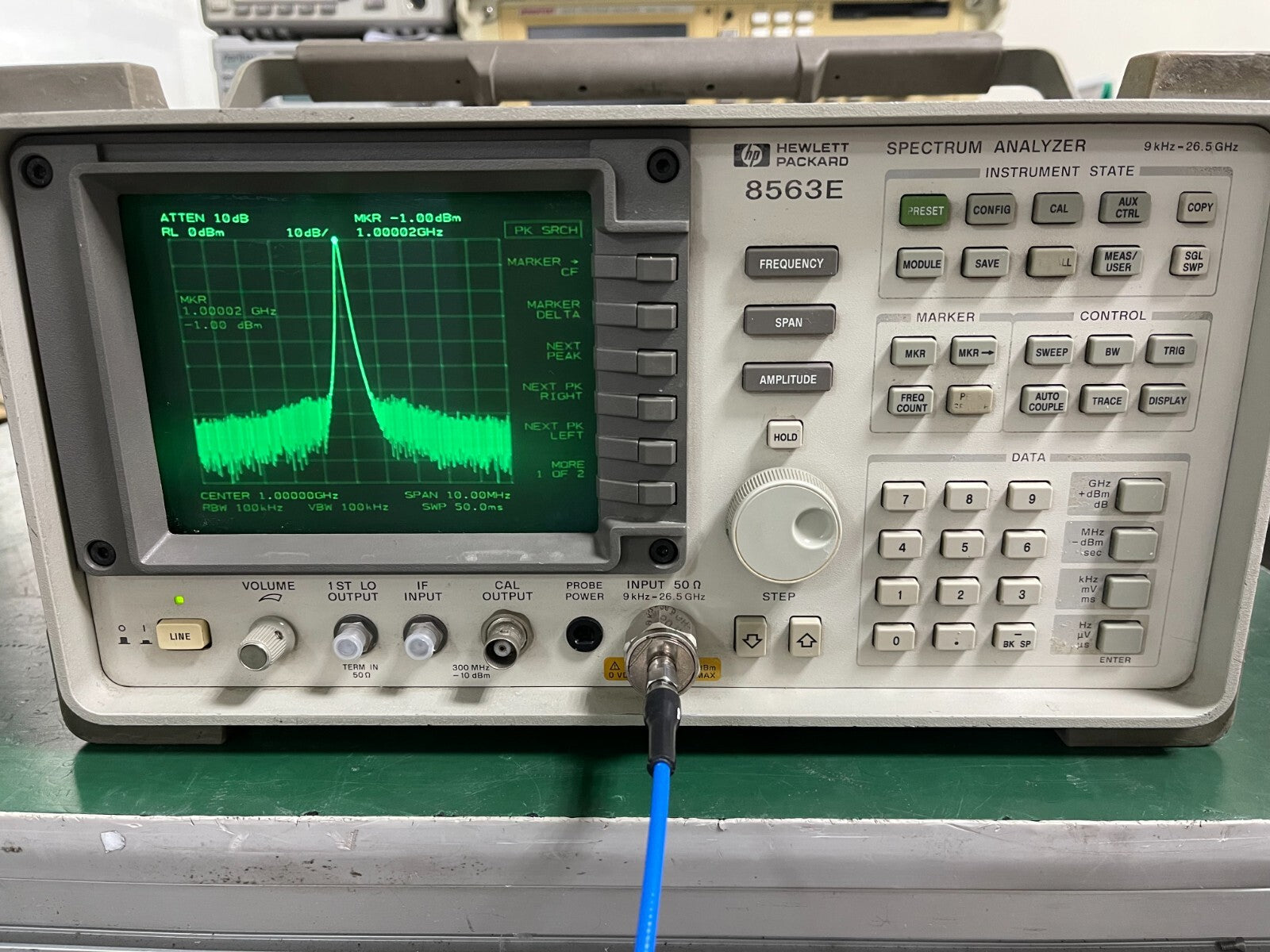 HP Agilent 8563E spectrum analyzer 9KHz to 26.5GHz w/ 85620A_07630