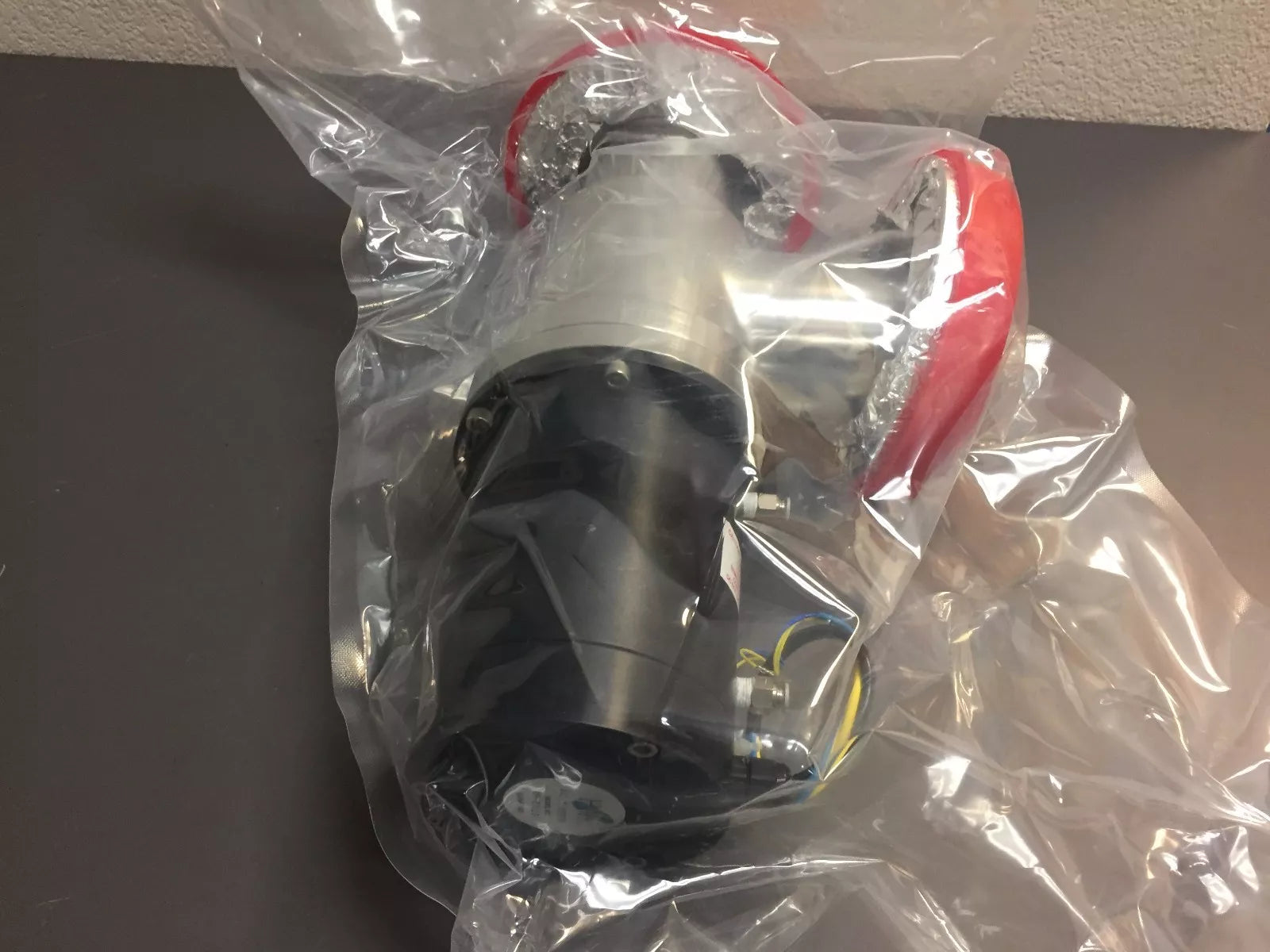 Pneumatic High Vacuum Gate 6" Valve Model 14210-0303R