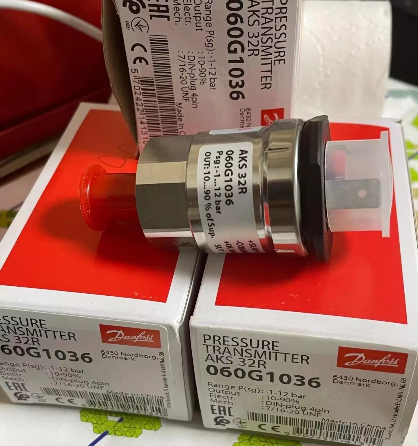AKS32R 060G1036 Pressure Transmitter 1pc NEW