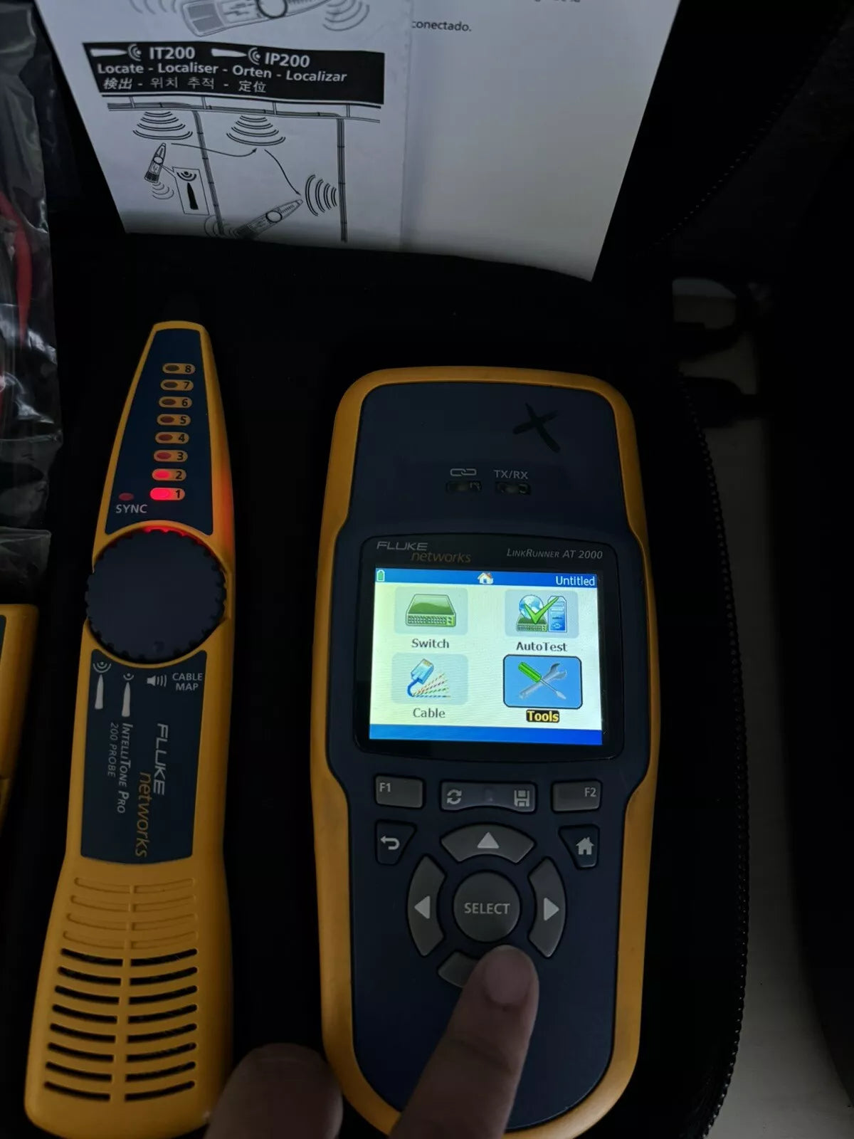 Fluke Networks LRAT-2000 LinkRunner AT-2000 Tester Kit (READ) Missing Port