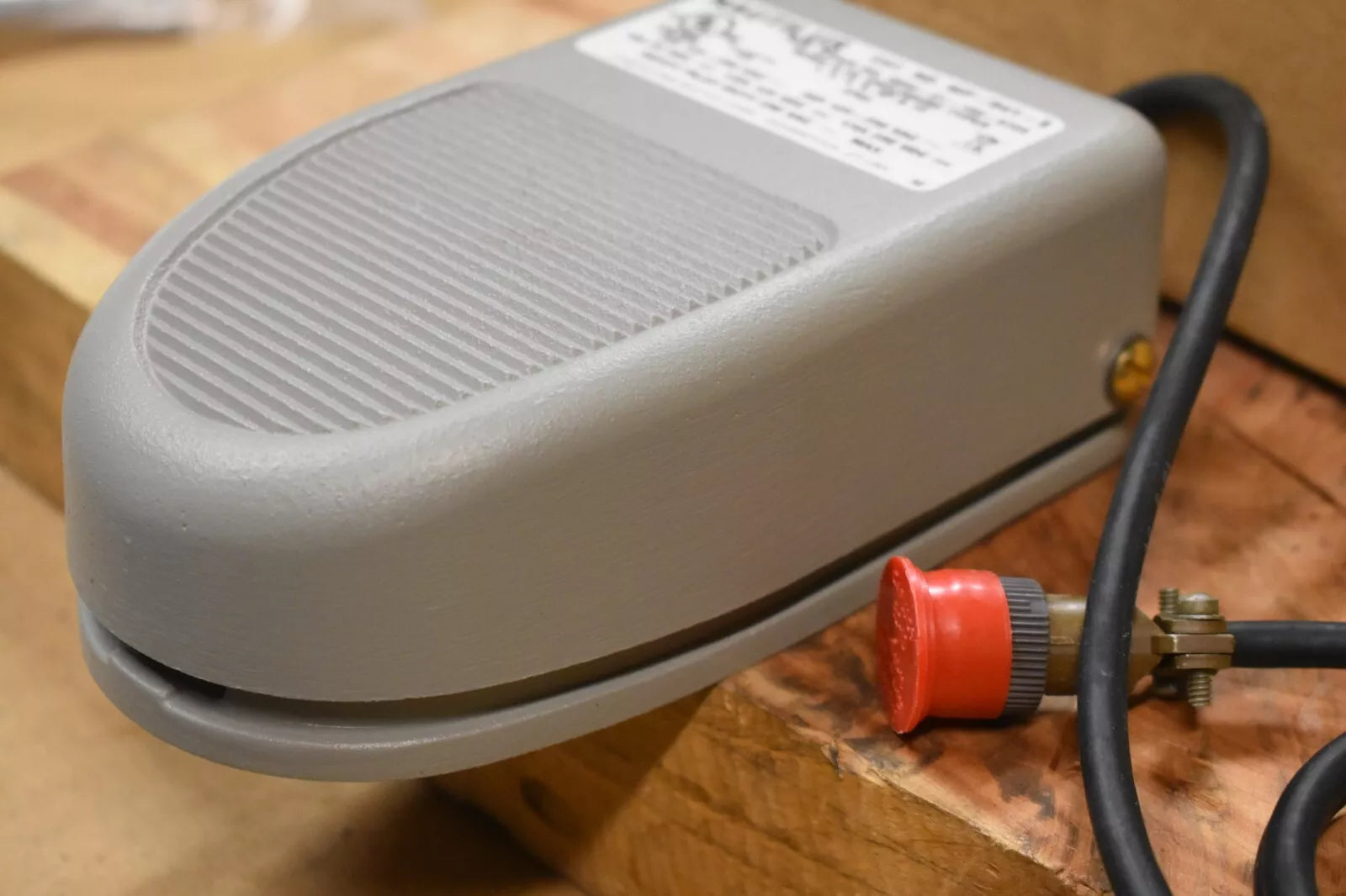 Compact and Versatile AnaInstr Portable Analyzer for Precise Measurements