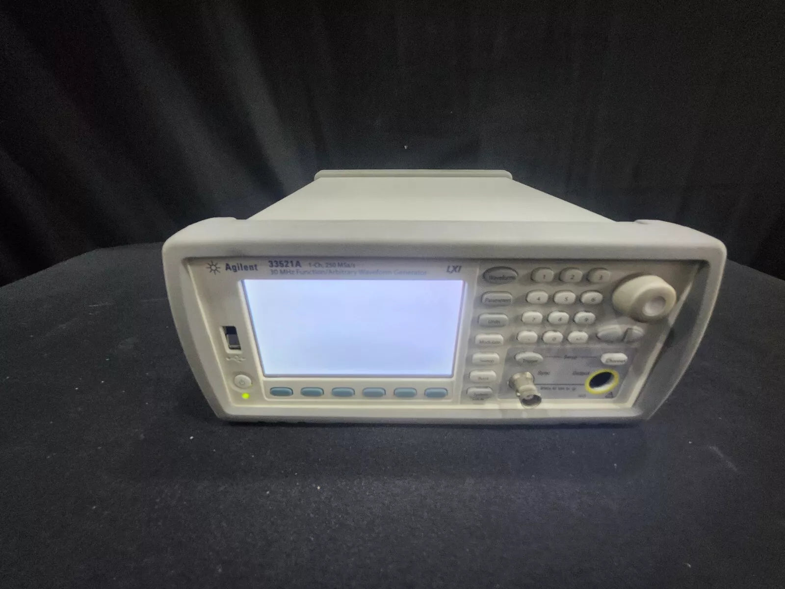 Agilent 33521A Function Arbitrary Waveform Generator 30 MHz AS-IS (1798)