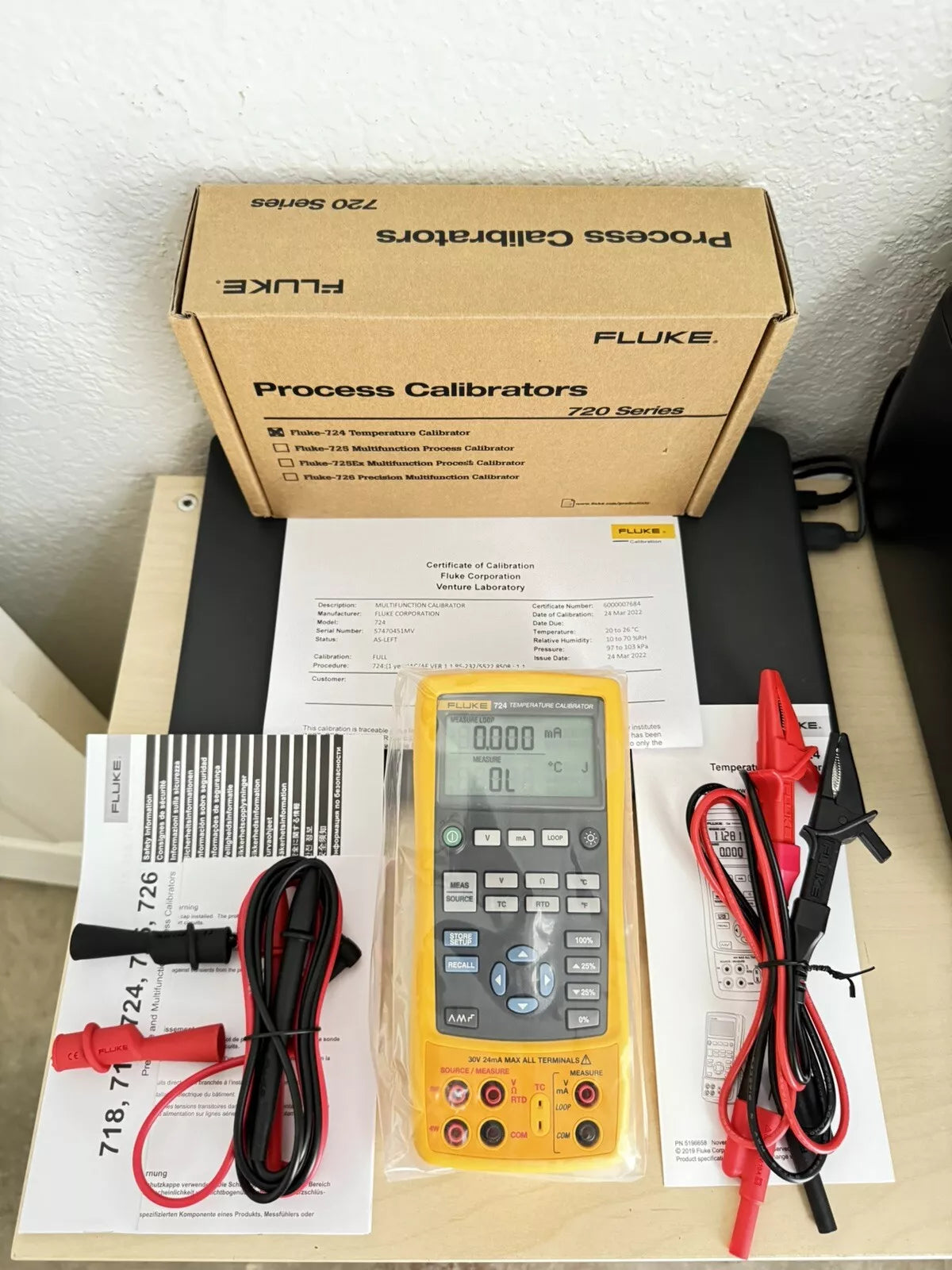 Fluke 724 Temperature Calibrator - Calibrated 2022 / New Sealed