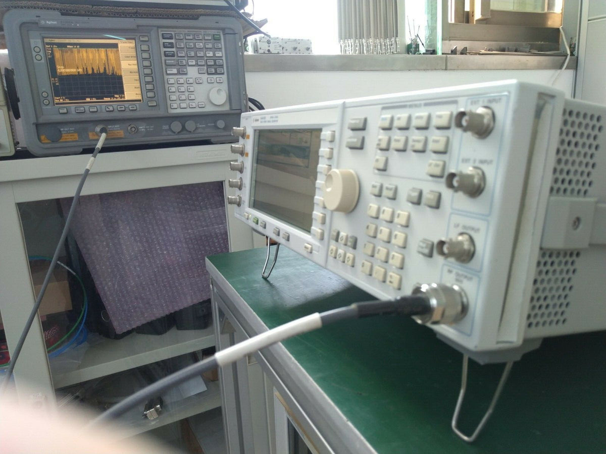 Agilent E4433B ESG Vector Signal Generator 250kHz-4GHz _2256 - XG eqpt
