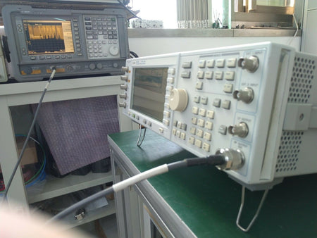Agilent E4433B ESG Vector Signal Generator 250kHz-4GHz _2256 - XG eqpt