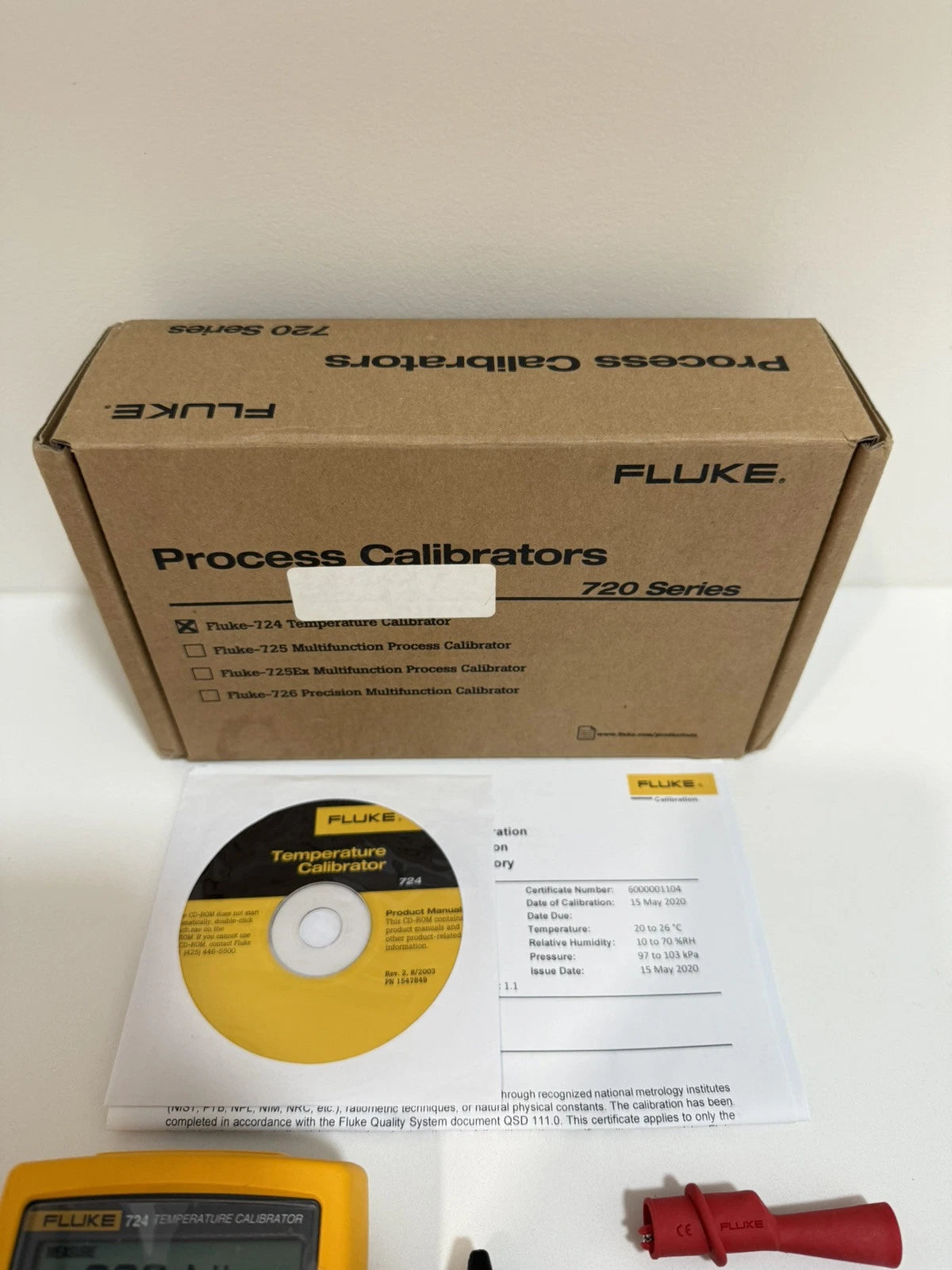 FLUKE 724 Temperature Calibrator Meter - Accurate and Reliable Calibration Tool