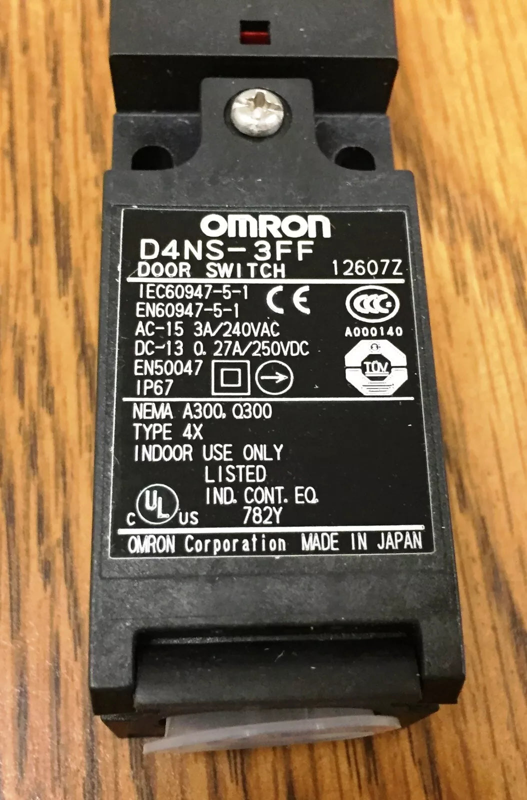 Omron D4NS-3FF Safety Interlock Switch
