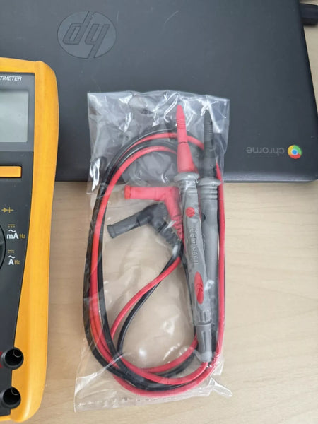 FLUKE 177 True RMS Multimeter with Lead Set - Tested