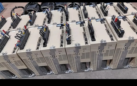 Yaskawa SGDV-120A11A00 Servo Drive