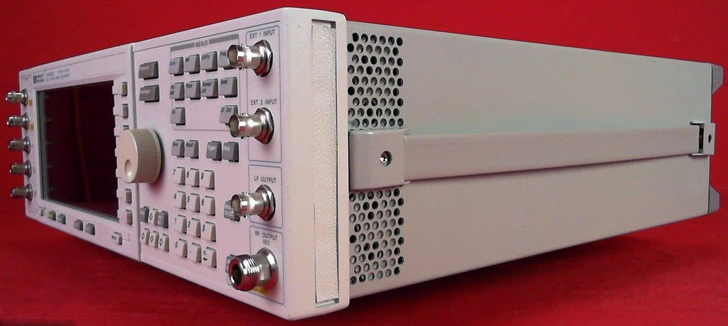 HP Agilent Keysight E4433B Signal Generator with Options UN8, UND, UN5, 100, 1E5