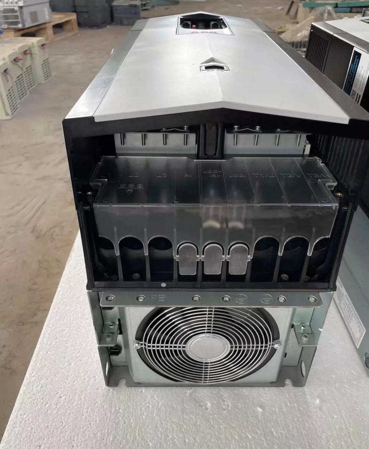 ABB ACS880-01-145A-3 Drive: 145A Current Rating