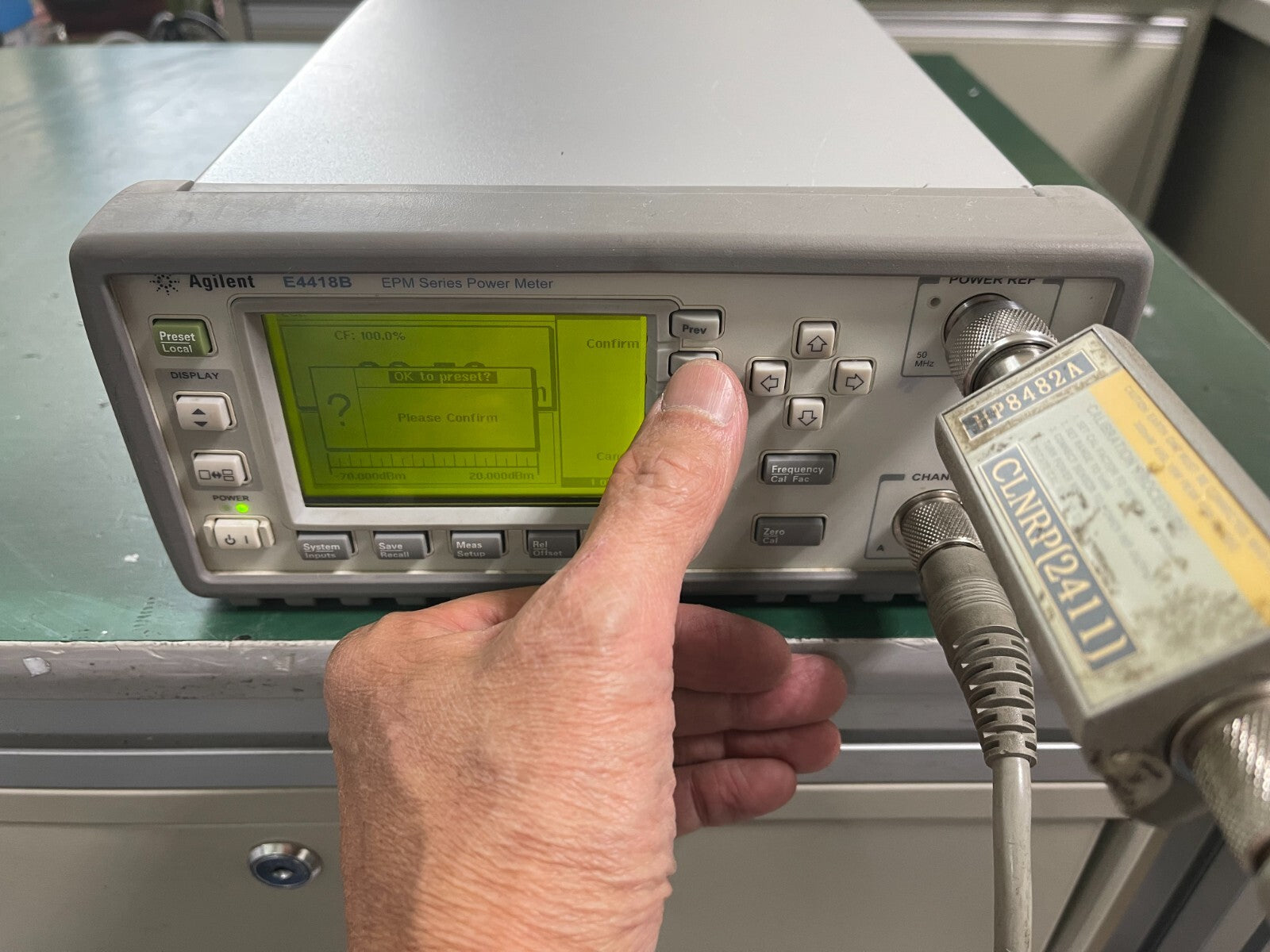 Agilent 4418B EPM Series Single-Channel Power Meter , W/ opt. 002 _ GB43317191 - XG eqpt