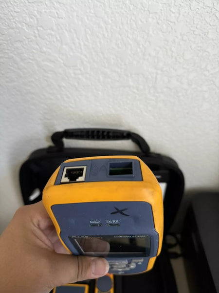 Fluke Networks LRAT-2000 LinkRunner AT-2000 Tester Kit (READ) Missing Port