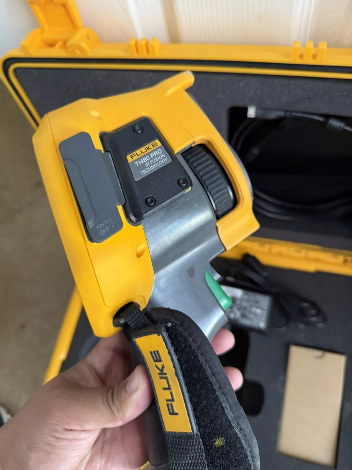 FLUKE TI480PRO IR Camera 60Hz, 640 x 480, 2 Batteries with Charger & Case