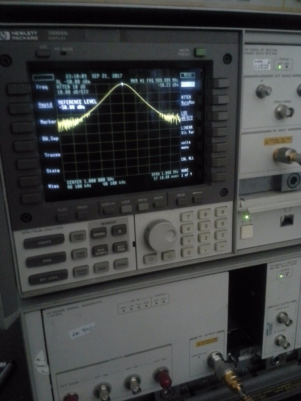 HP 70340A 20 GHz Synthesized Signal Generator