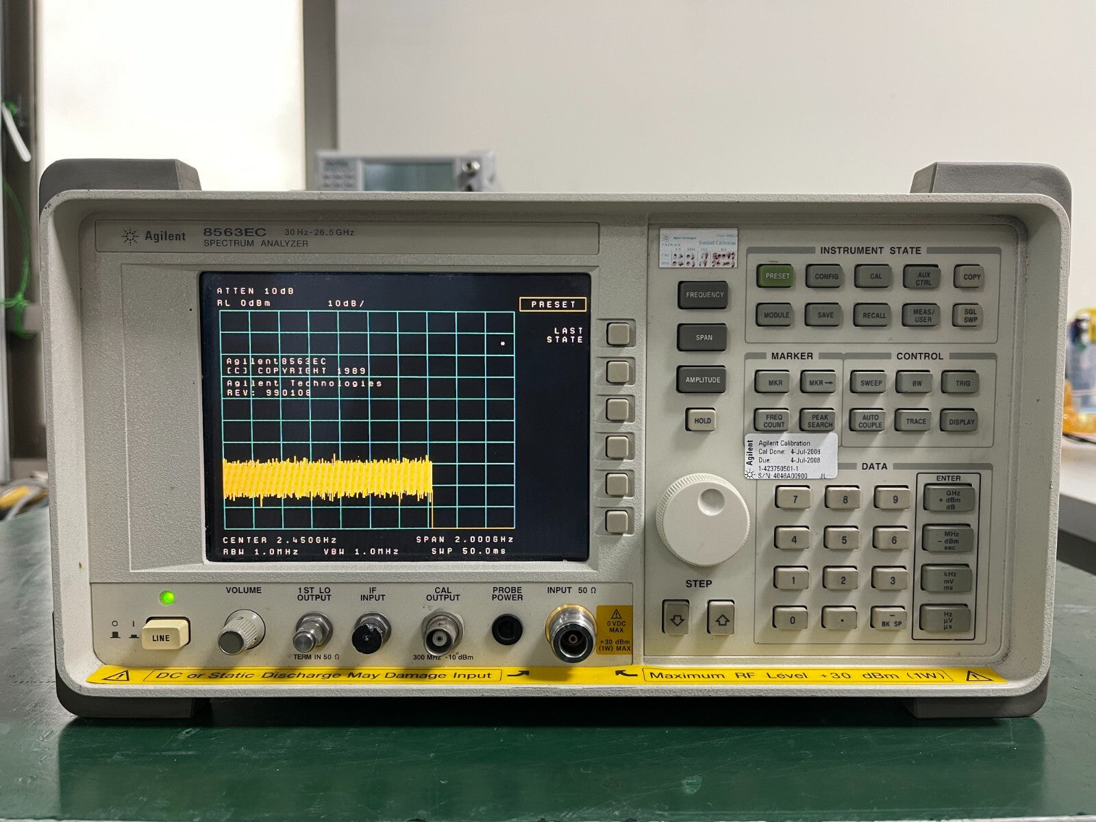 Agilent 8563EC 30Hz - 26.5GHz Spectrum Analyzer w/ opt. 006, 007  -0900