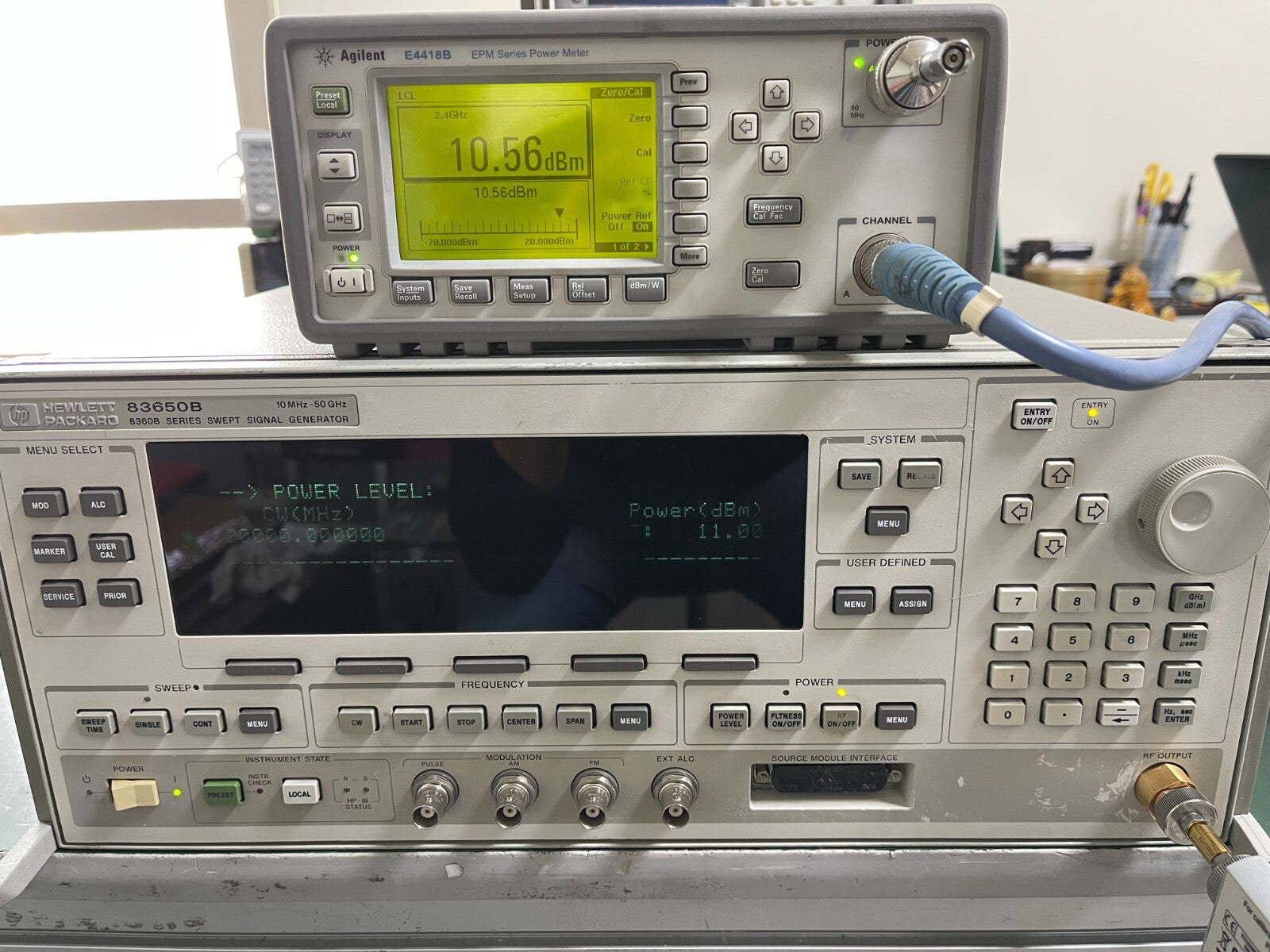 HP Agilent 83650B 10MHz-50GHz Synthesized Sweep Signal Generator Opt. 001 _0308 - XG eqpt
