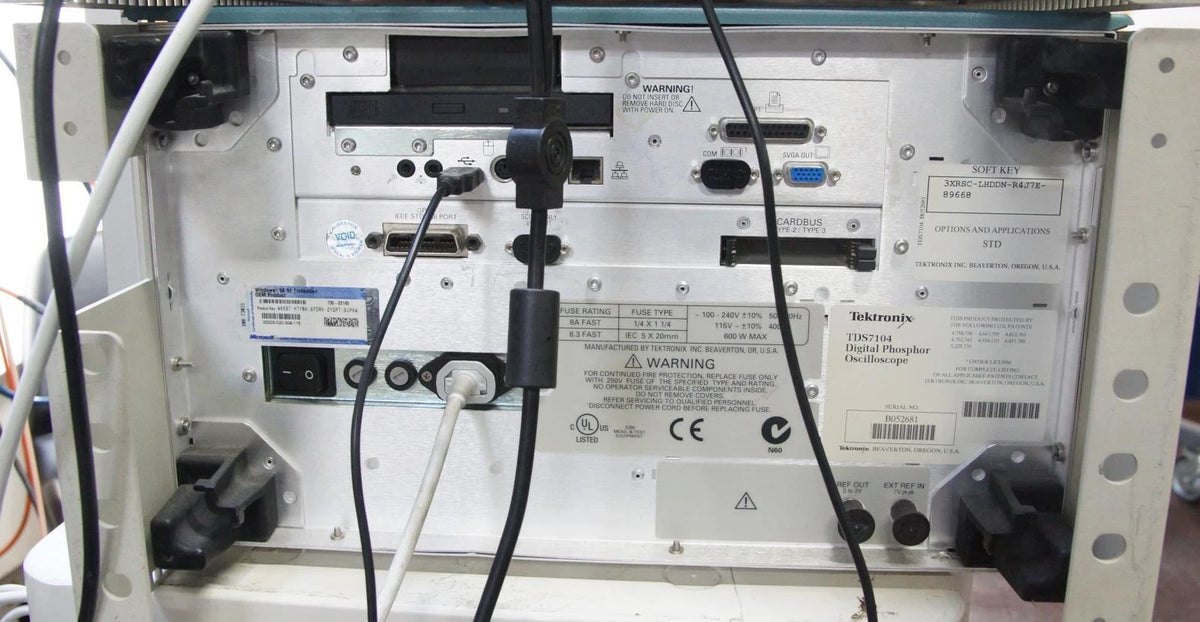 Tektronix TDS 7104 4Ch 1GHz 1GSa/s Digital Phosphor Oscilloscope