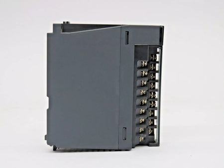 Mitsubishi QY18A Digital Output Module Q Series 240 VAC Used & Tested