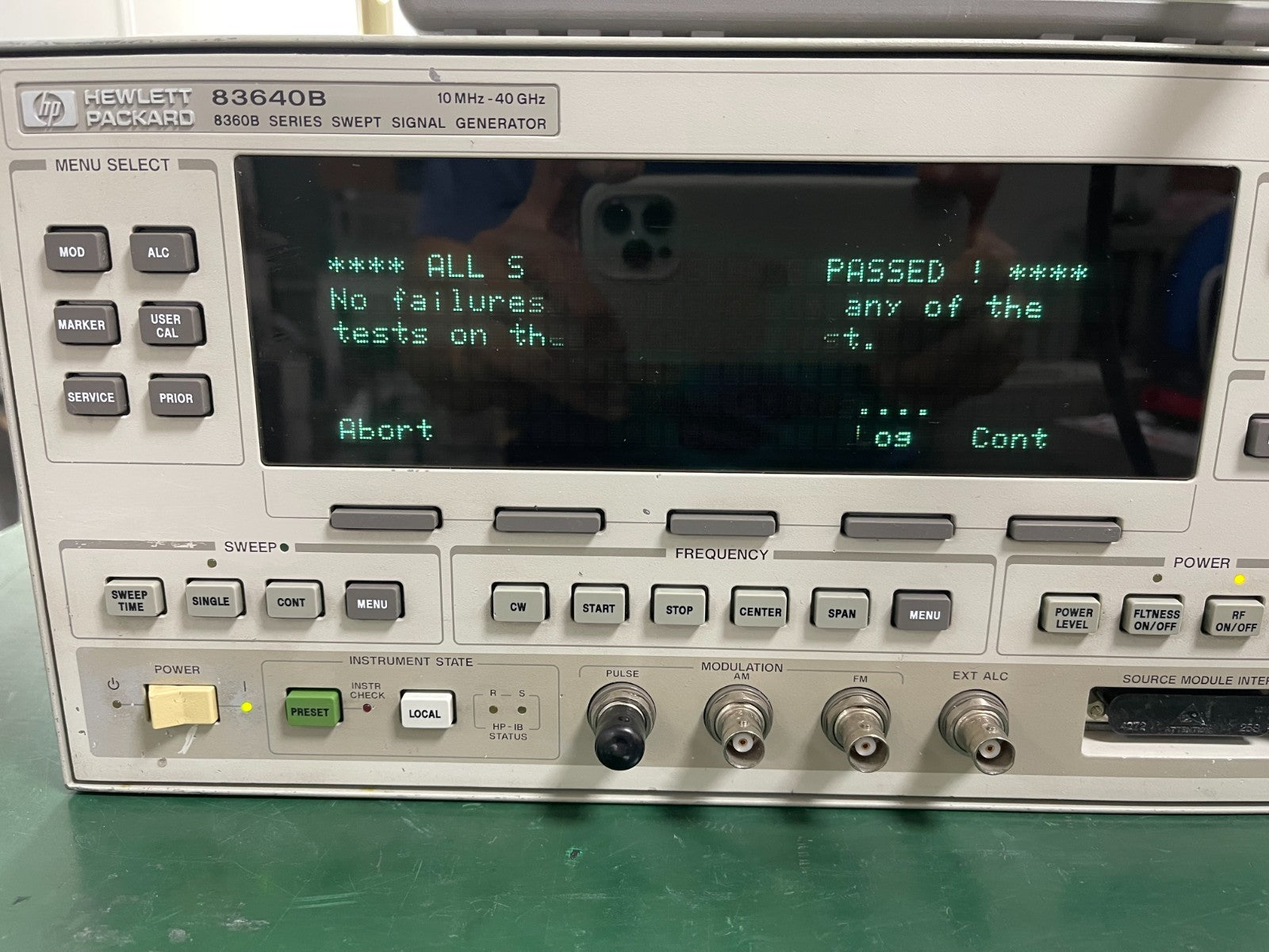HP Agilent 83640B 10MHz-40GHz Synthesized Sweep Signal Generator _0330